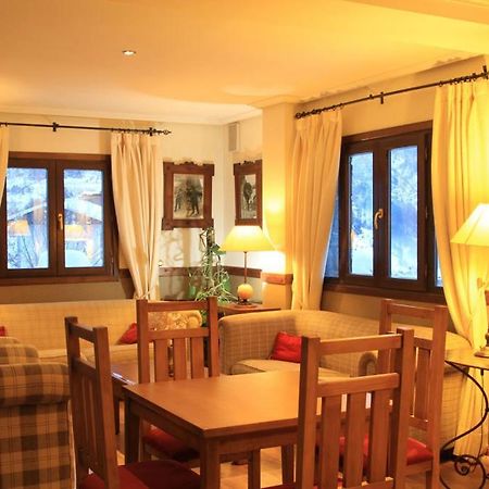 Aparthotel Sarrato ซาเยนต์ เด กาเยโก ภายนอก รูปภาพ
