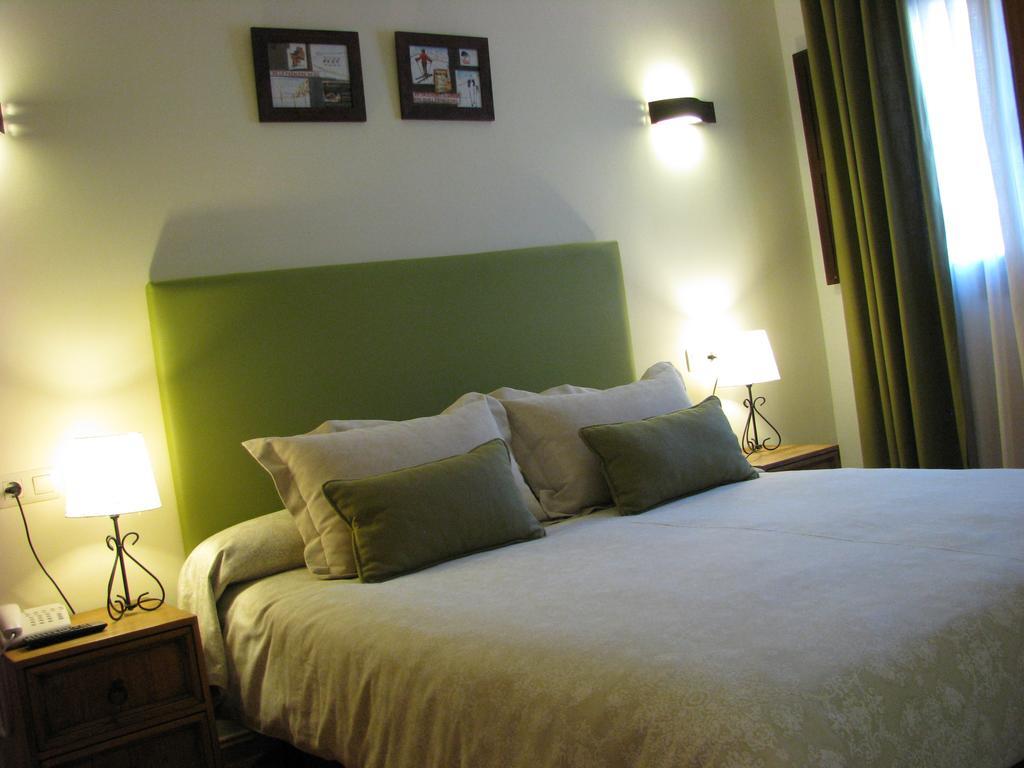 Aparthotel Sarrato ซาเยนต์ เด กาเยโก ภายนอก รูปภาพ